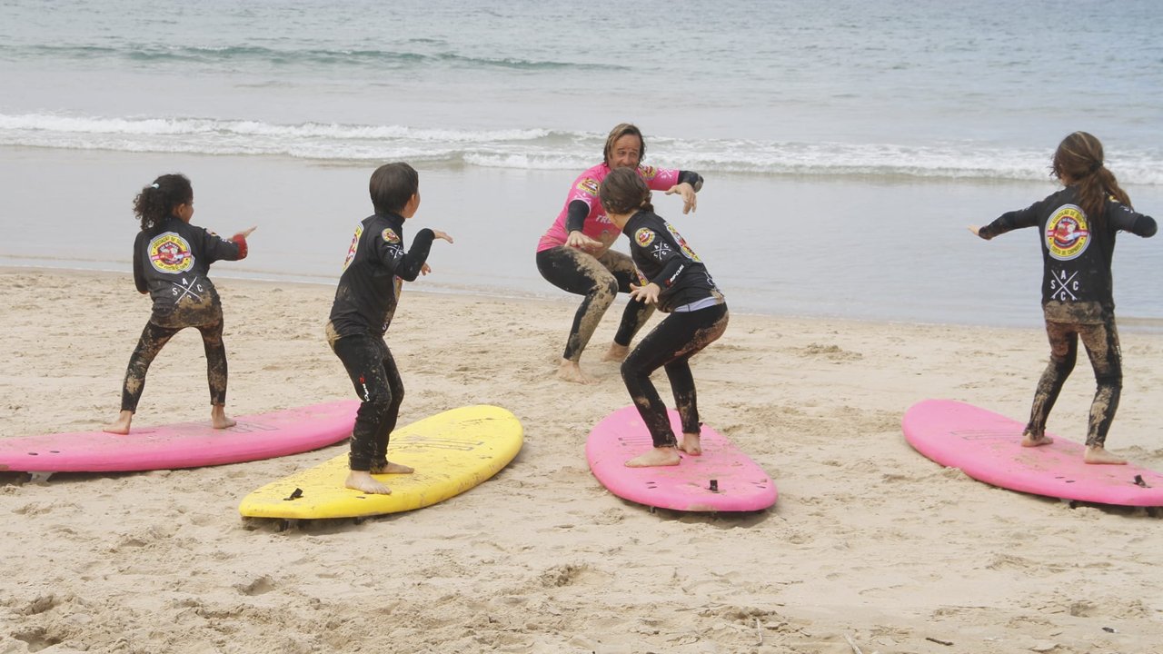Baptismo de surf no Dia Mundial da Criança